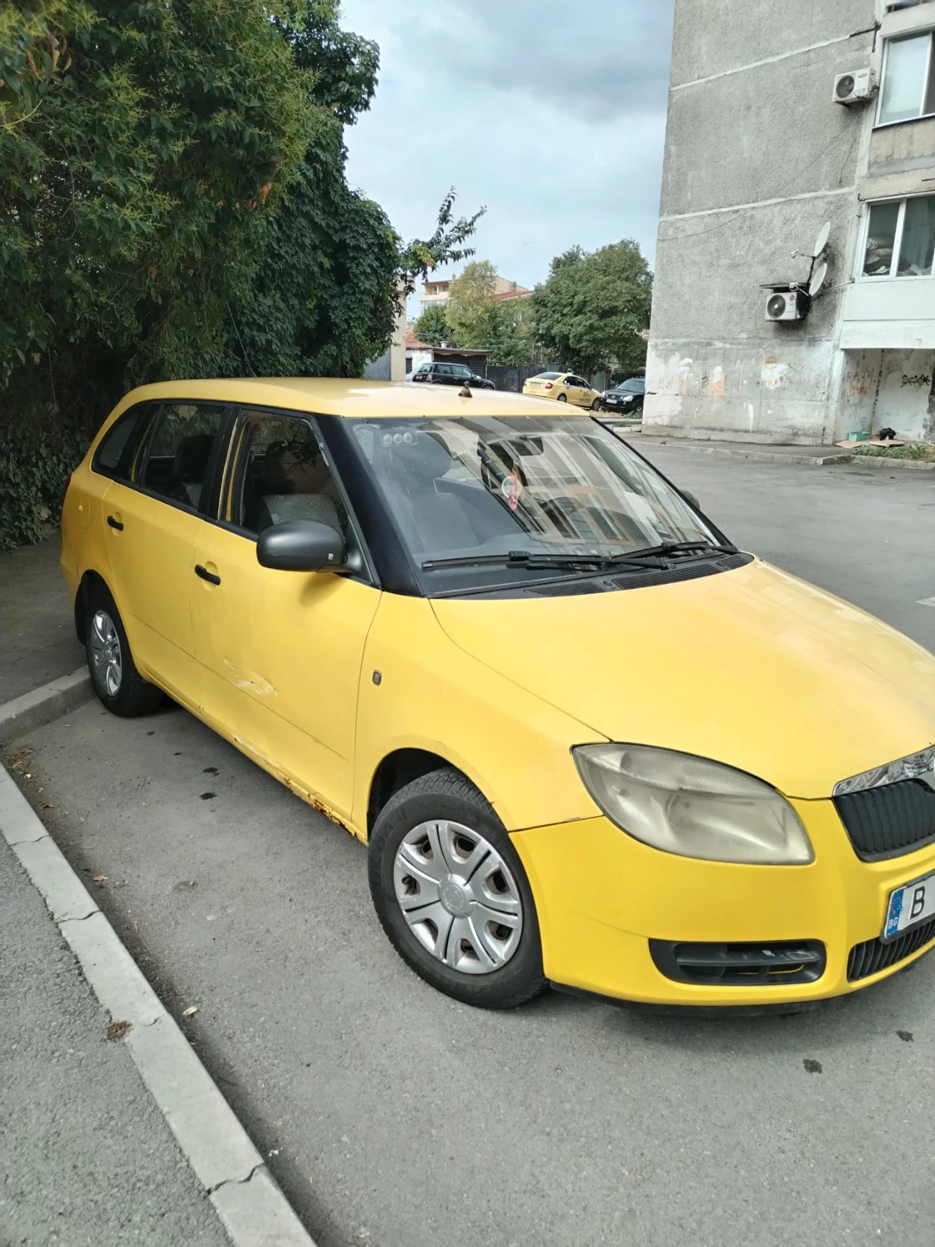 Skoda Fabia, снимка 8 - Автомобили и джипове - 55667647