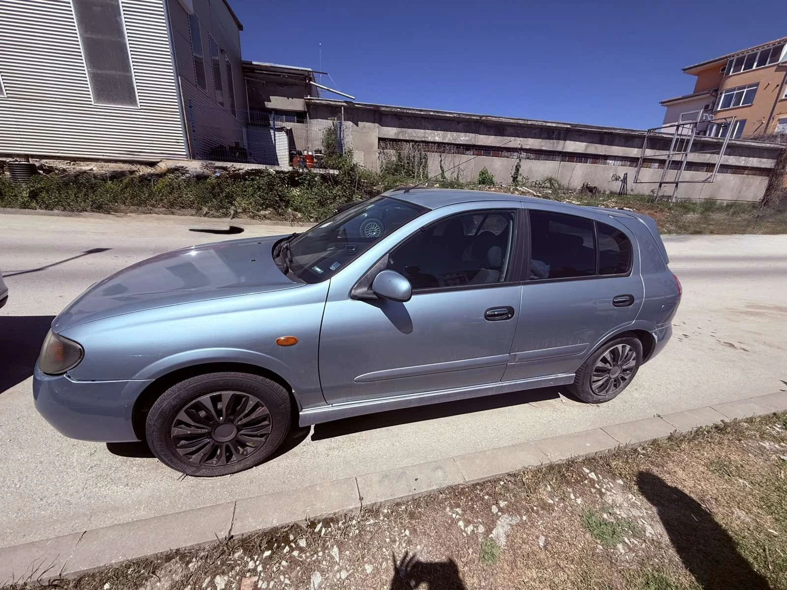 Nissan Almera N16, снимка 2 - Автомобили и джипове - 56447544