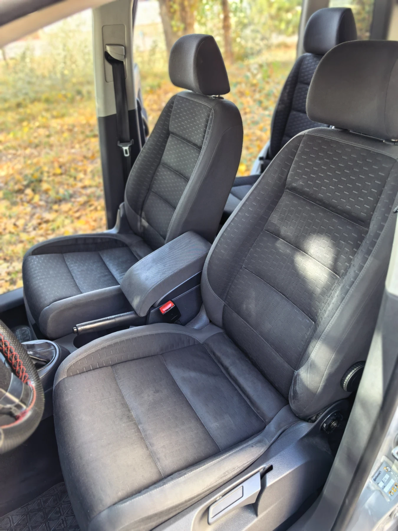 VW Touran 1.9 TDI 105 кс, снимка 10 - Автомобили и джипове - 56605489