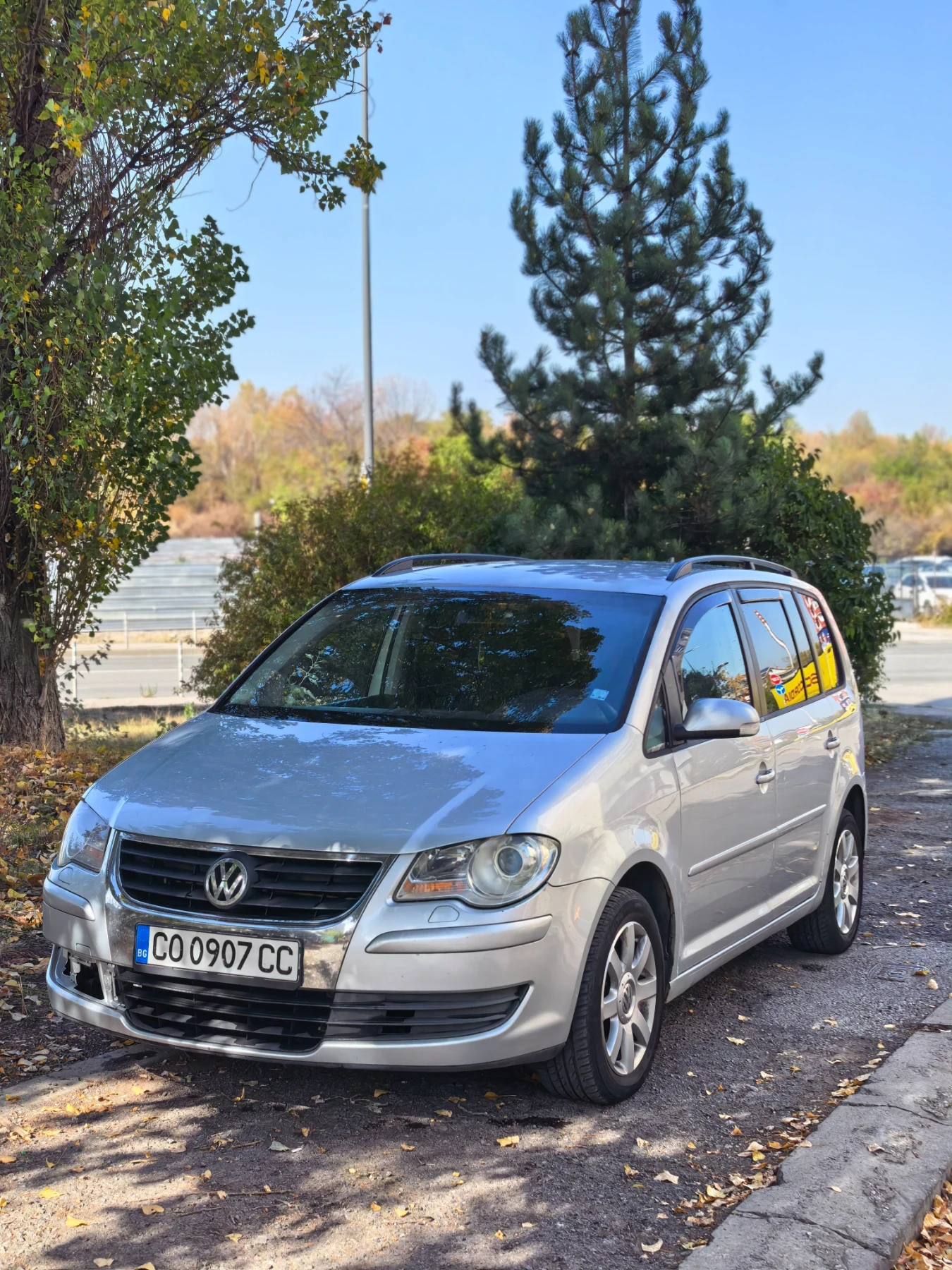 VW Touran 1.9 TDI 105 кс, снимка 9 - Автомобили и джипове - 56605489