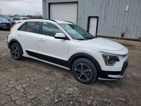 Kia Niro LX FWD, снимка 1