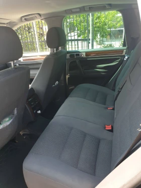 VW Touareg ПЪРВИ СОБСТВЕНИК, снимка 5