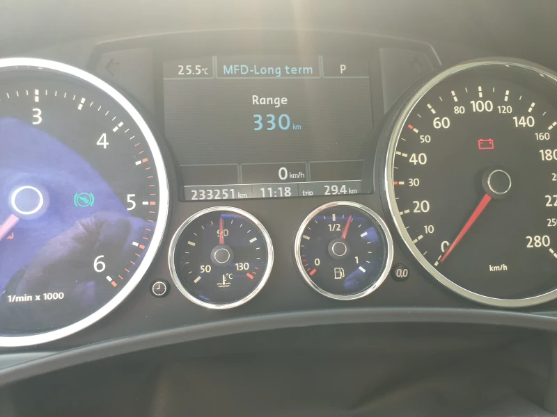 VW Touareg ПЪРВИ СОБСТВЕНИК, снимка 9 - Автомобили и джипове - 52751536