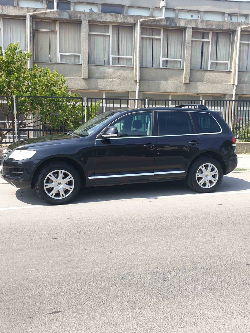 VW Touareg ПЪРВИ СОБСТВЕНИК, снимка 2 - Автомобили и джипове - 52751536