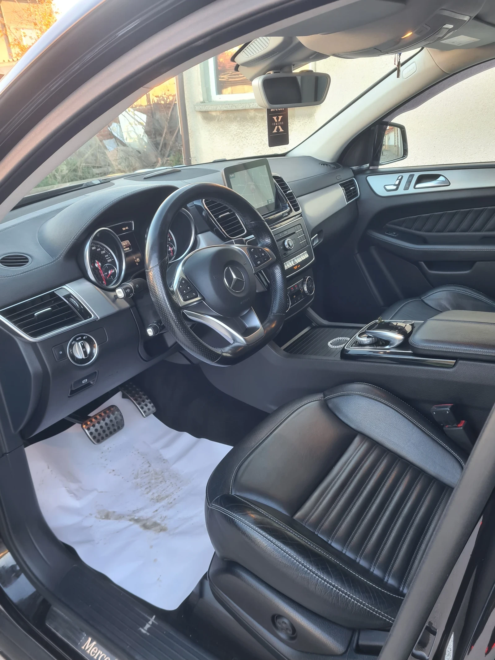 Mercedes-Benz GLE Coupe Окачването не е въздушно, AMG пакет  - изображение 5