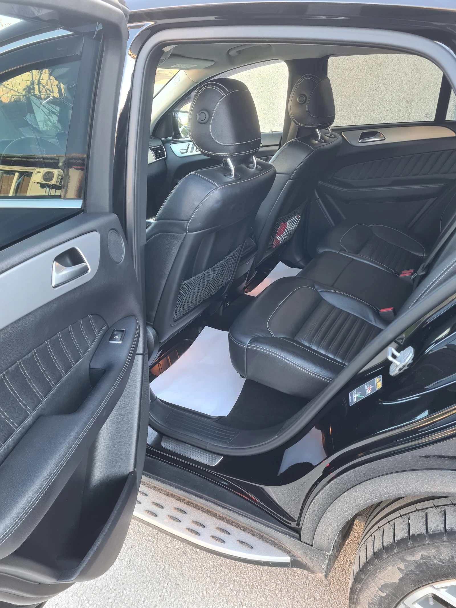 Mercedes-Benz GLE Coupe Окачването не е въздушно, AMG пакет  - изображение 8