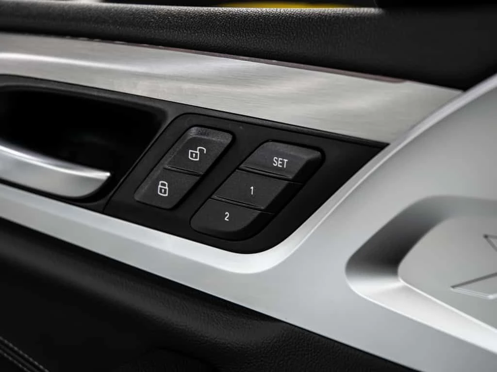 BMW X3 * xDrive30i BLIND SPOTS NAVIGATION REAR VIEW CAMER - изображение 9