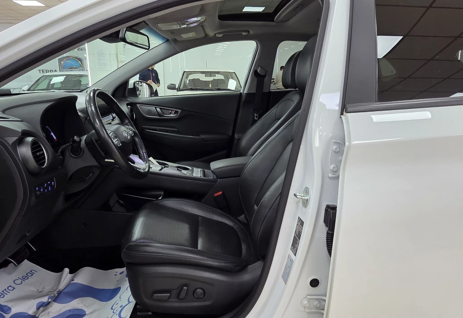 Hyundai Kona 64KWh/Premium/Blue Link/SOH100%, снимка 7 - Автомобили и джипове - 53714251