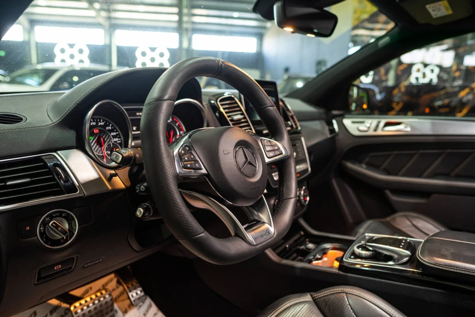 Mercedes-Benz GLE 63 S AMG V8 BITURBO LED DESIGNO ПАНО H&K ЛИЗИНГ 100%, снимка 12 - Автомобили и джипове - 53862510