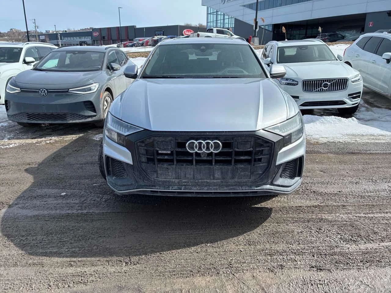 Audi Q8 * Technik * CARFAX * ЦЕНА ДО БГ, снимка 2 - Автомобили и джипове - 53981758