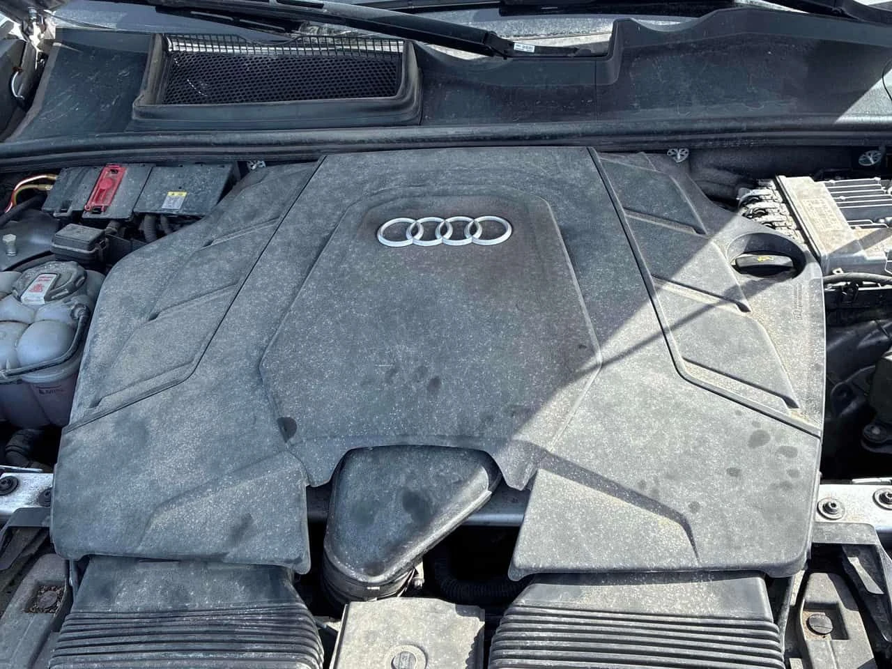 Audi Q8 * Technik * CARFAX * ЦЕНА ДО БГ, снимка 17 - Автомобили и джипове - 53981758