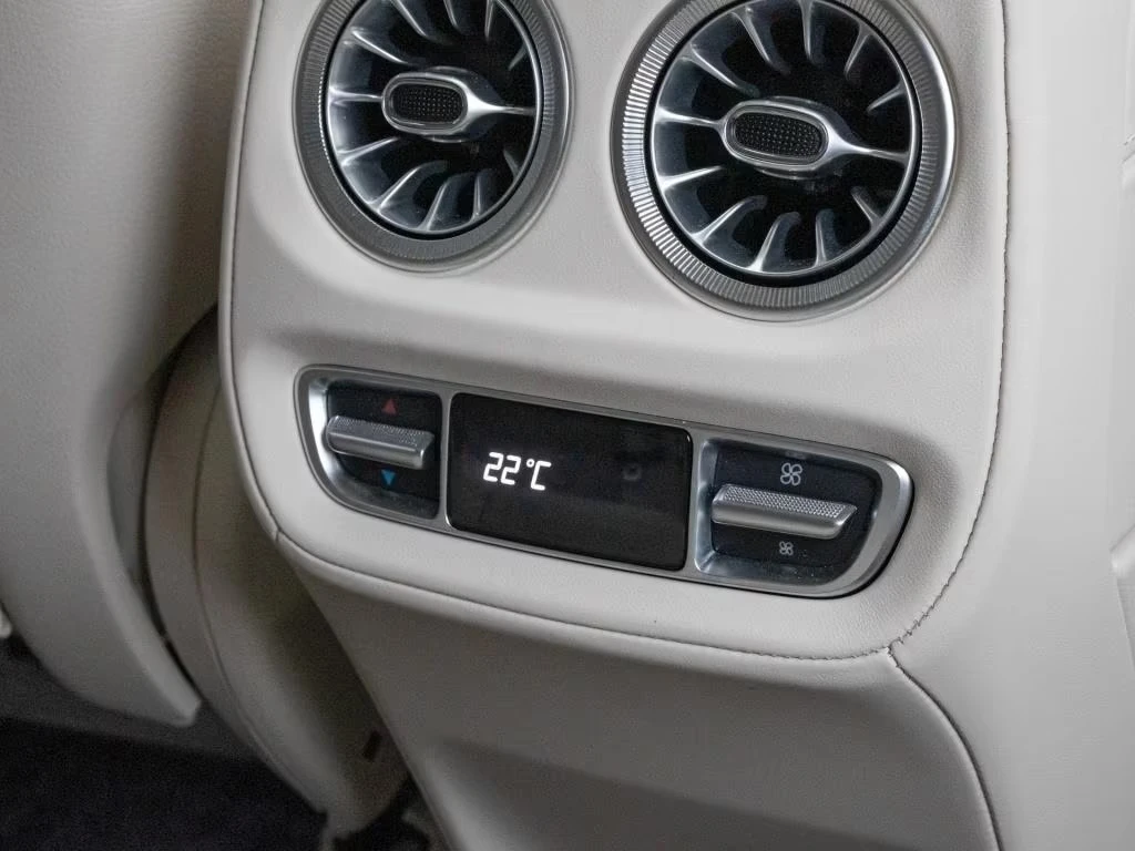 Mercedes-Benz G 63 AMG /FACELIFT/CARBON/EXCLUSIV/SUPERIOR/BURM/TV/360/, снимка 16 - Автомобили и джипове - 54041385