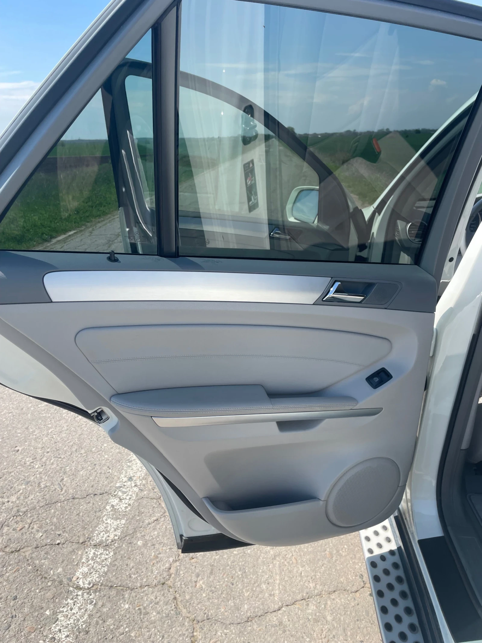 Mercedes-Benz ML 350, снимка 8 - Автомобили и джипове - 54259392