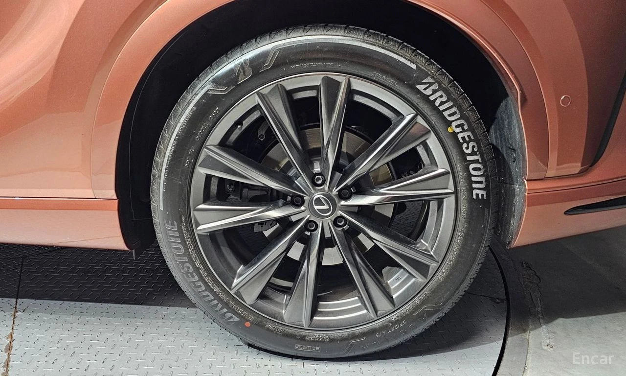 Lexus RX 500h ДИСТРОНИК * ОБДУХВАНЕ * HEAD-UP * M/L, снимка 7 - Автомобили и джипове - 55217035