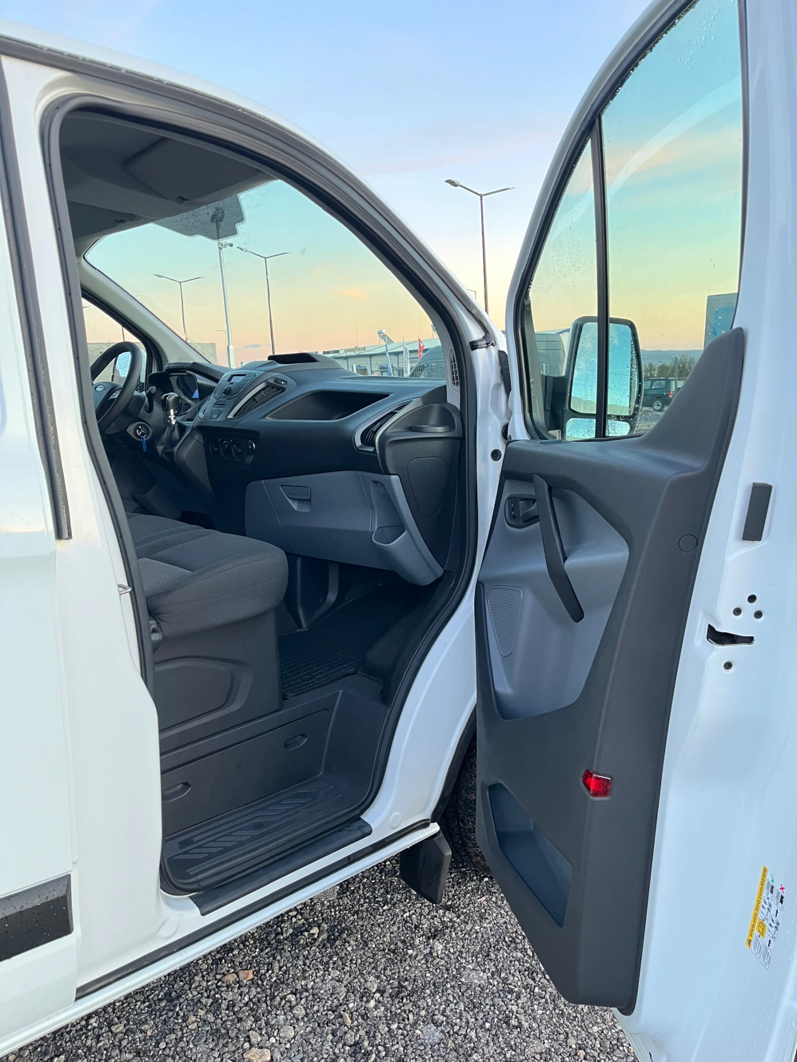 Ford Transit CUSTOM 2.2  | Mobile.bg   13