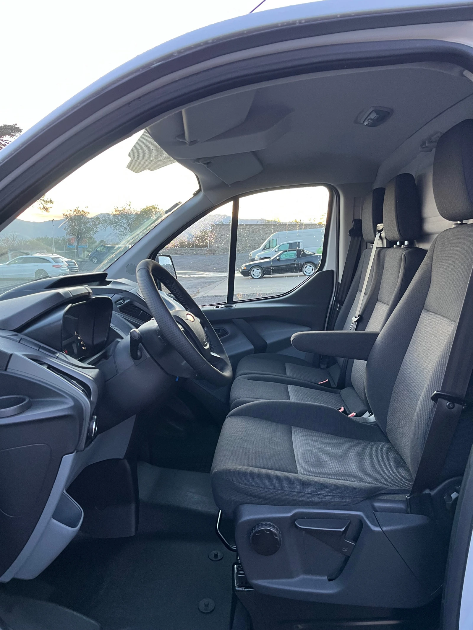 Ford Transit CUSTOM 2.2  | Mobile.bg   11