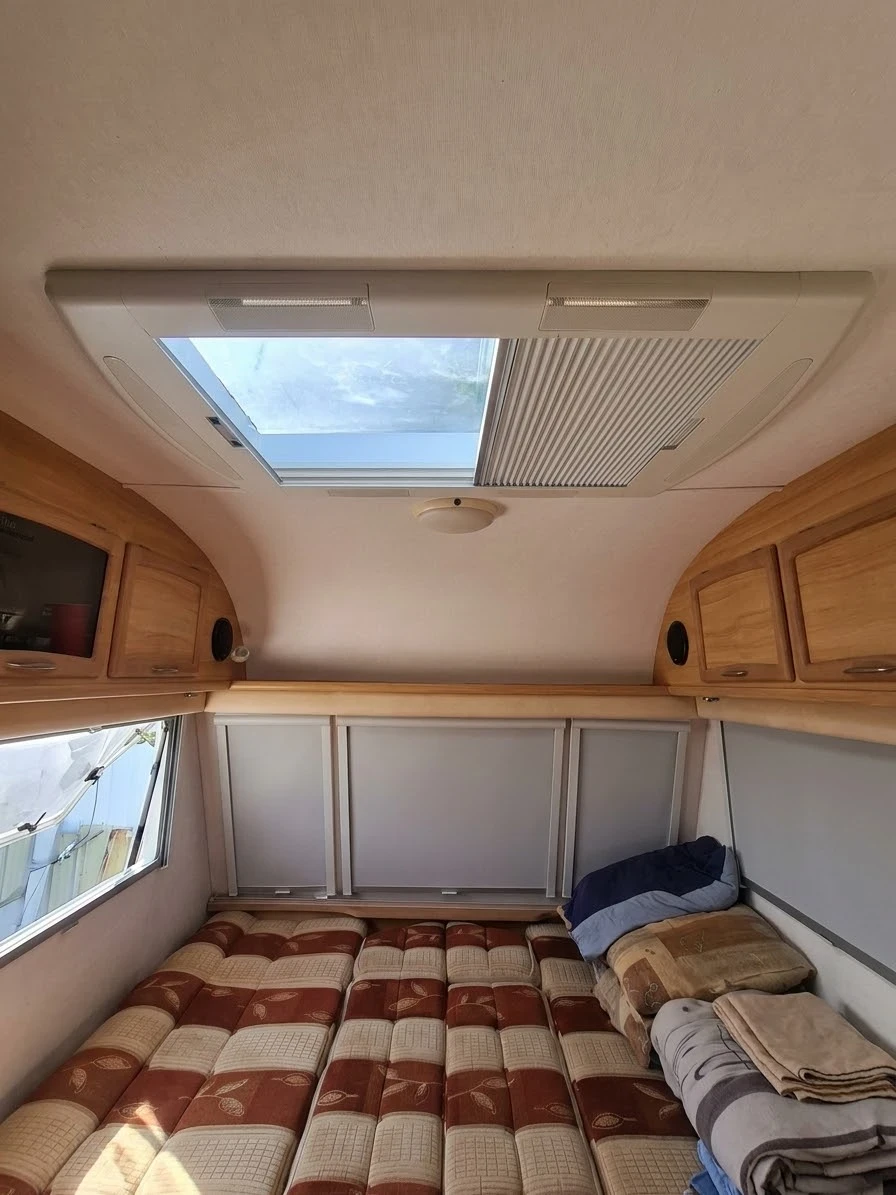 Каравана Avondale dart 556-6, снимка 10 - Каравани и кемпери - 56348610