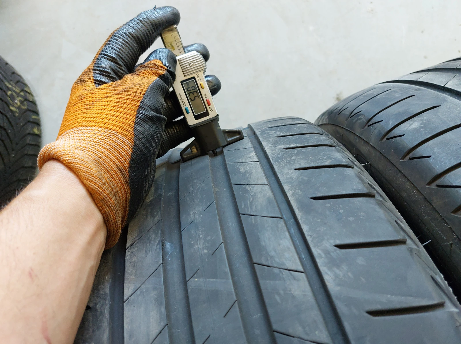 ���� 255/40R18 | Mobile.bg � ����������� 3