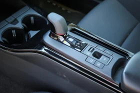Toyota Prius  SE FWD, снимка 15