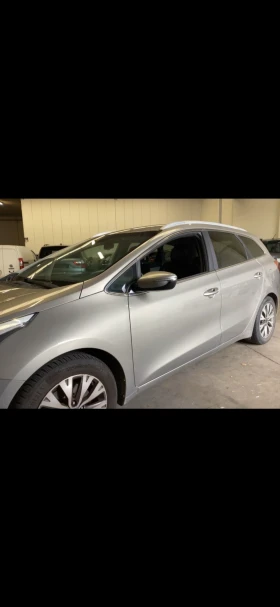 Kia Ceed 1.6CRDi/110КС/Нави/Реални Километри, снимка 3