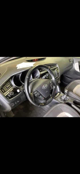 Kia Ceed 1.6CRDi/110КС/Нави/Реални Километри, снимка 16