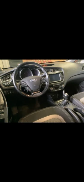 Kia Ceed 1.6CRDi/110КС/Нави/Реални Километри, снимка 11