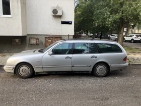 Mercedes-Benz E 200, снимка 1