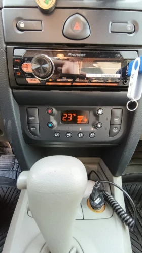 Renault Clio 1.4 16V FACELIFT AUTOMAT, снимка 5