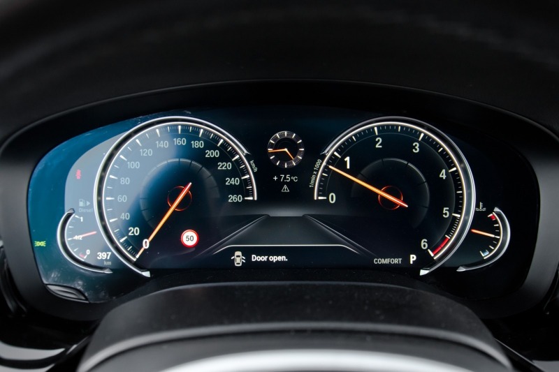 BMW 530 M PACKET LED DISTRONIC Head Up , снимка 16 - Автомобили и джипове - 44088575