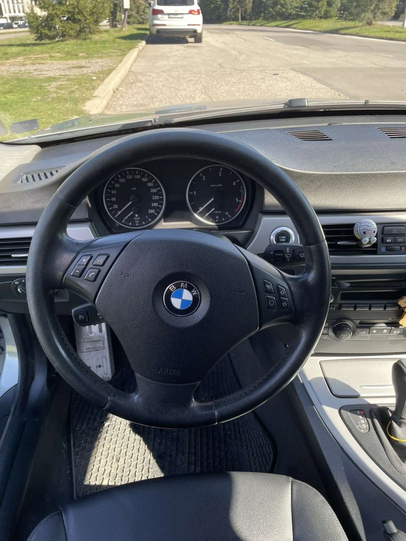 BMW 320 320D 163к.с. Автоматик, снимка 8 - Автомобили и джипове - 47386109