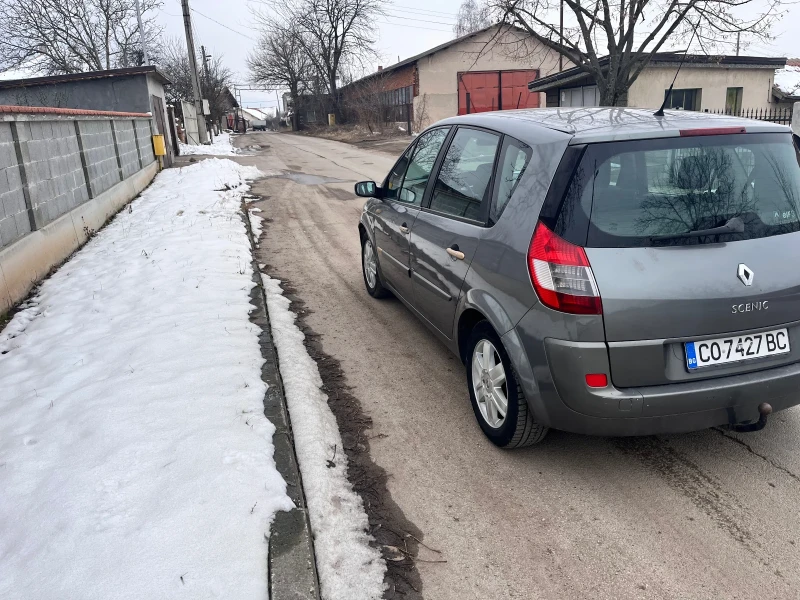 Renault Scenic, снимка 7 - Автомобили и джипове - 49259587