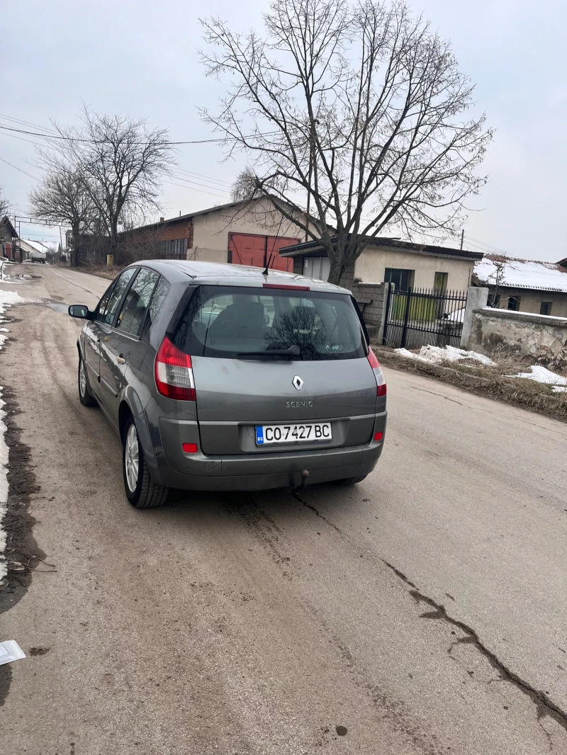 Renault Scenic, снимка 9 - Автомобили и джипове - 49259587