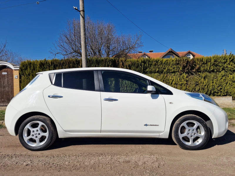 Nissan Leaf  30 kWh, 150 km с едно зареждане, снимка 4 - Автомобили и джипове - 49413397