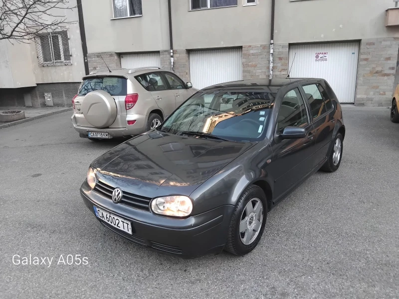 VW Golf Обслужен 1.6 RS климатроник , снимка 3 - Автомобили и джипове - 49422593