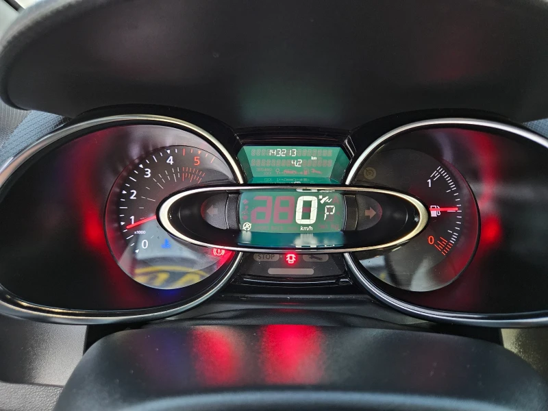 Renault Clio 1.5DCI 90ps. EURO 6 , снимка 16 - Автомобили и джипове - 50891767
