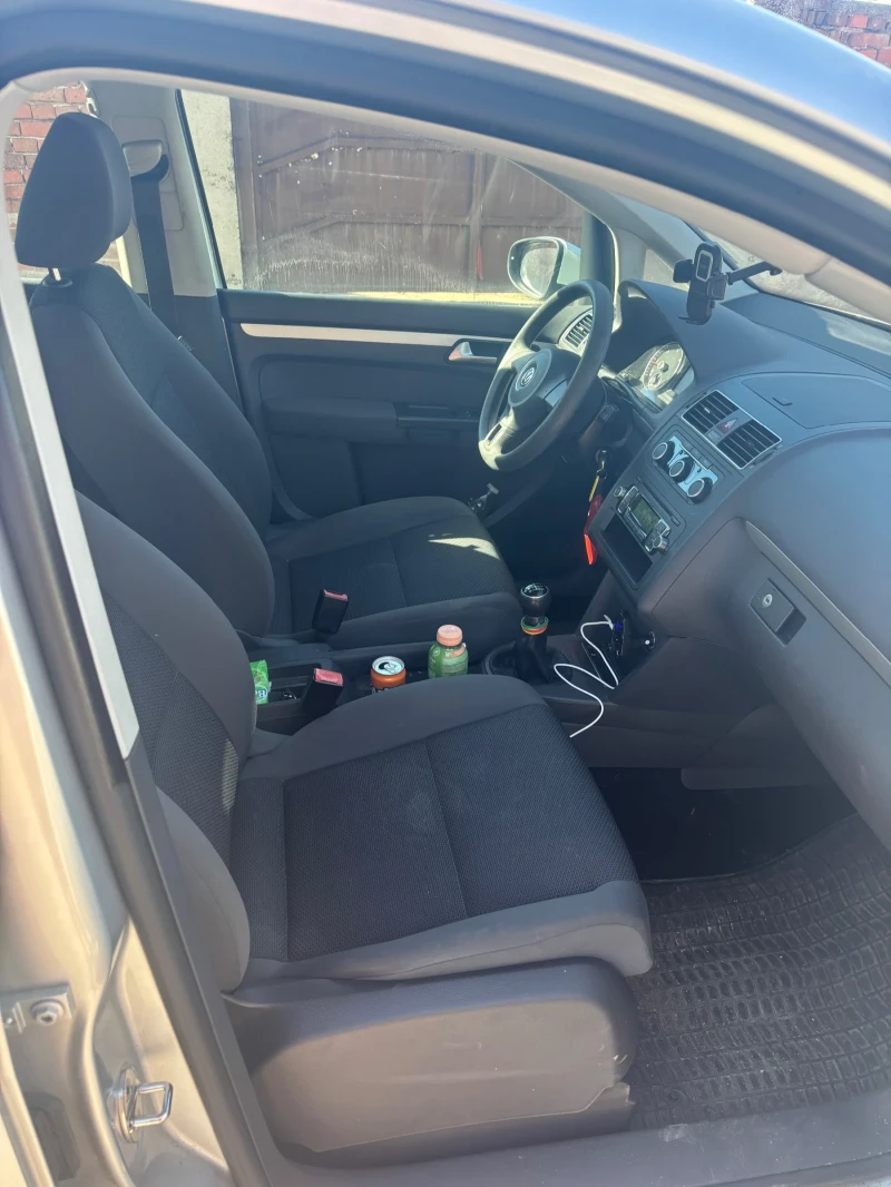 VW Touran, снимка 8 - Автомобили и джипове - 52615621