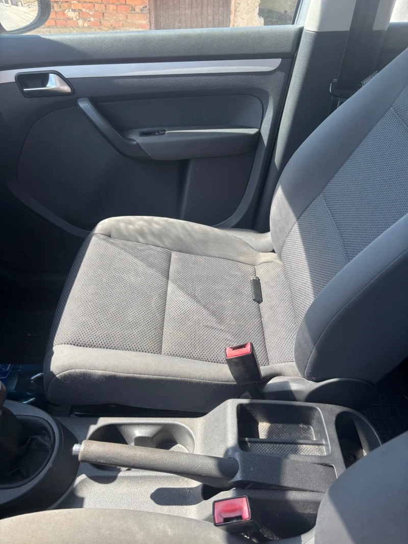 VW Touran, снимка 6 - Автомобили и джипове - 52615621