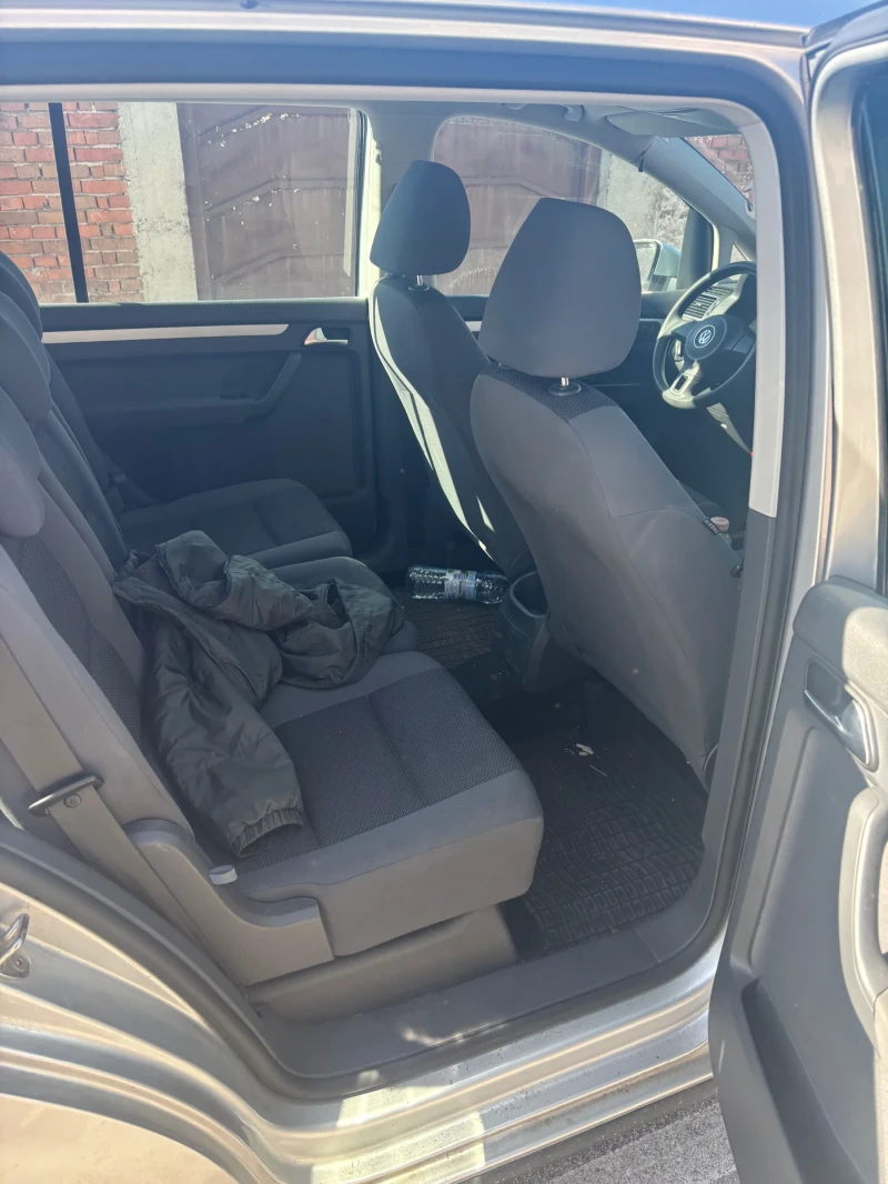 VW Touran, снимка 7 - Автомобили и джипове - 52615621
