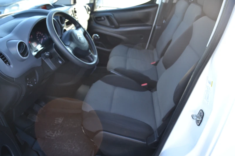 Citroen Berlingo 1.6HDI, снимка 10 - Автомобили и джипове - 52524721