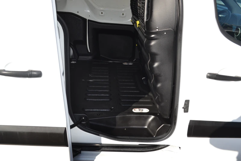 Citroen Berlingo 1.6HDI, снимка 8 - Автомобили и джипове - 52524721
