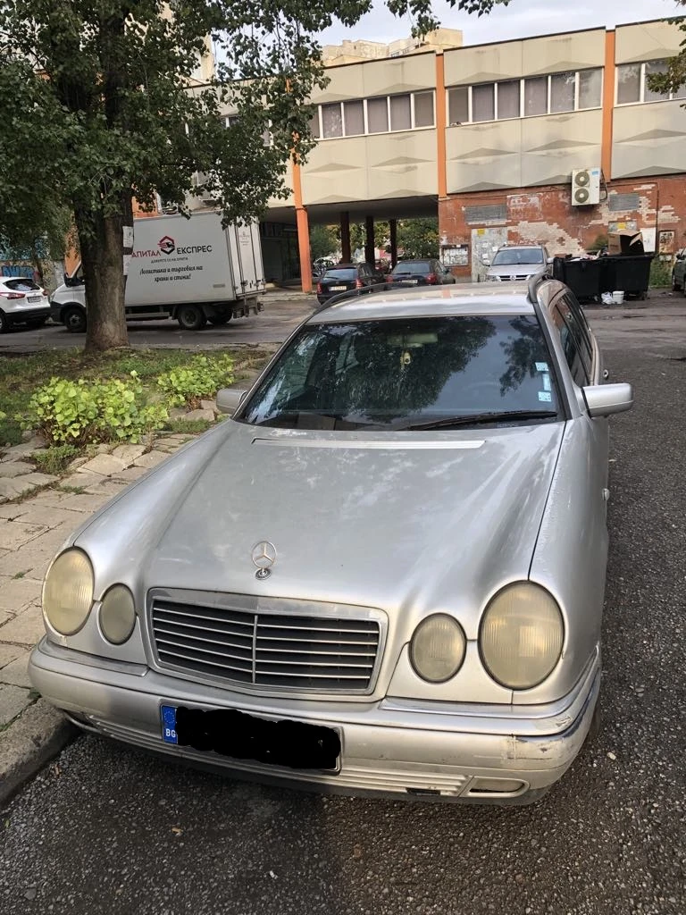 Mercedes-Benz E 200, снимка 2 - Автомобили и джипове - 47498798