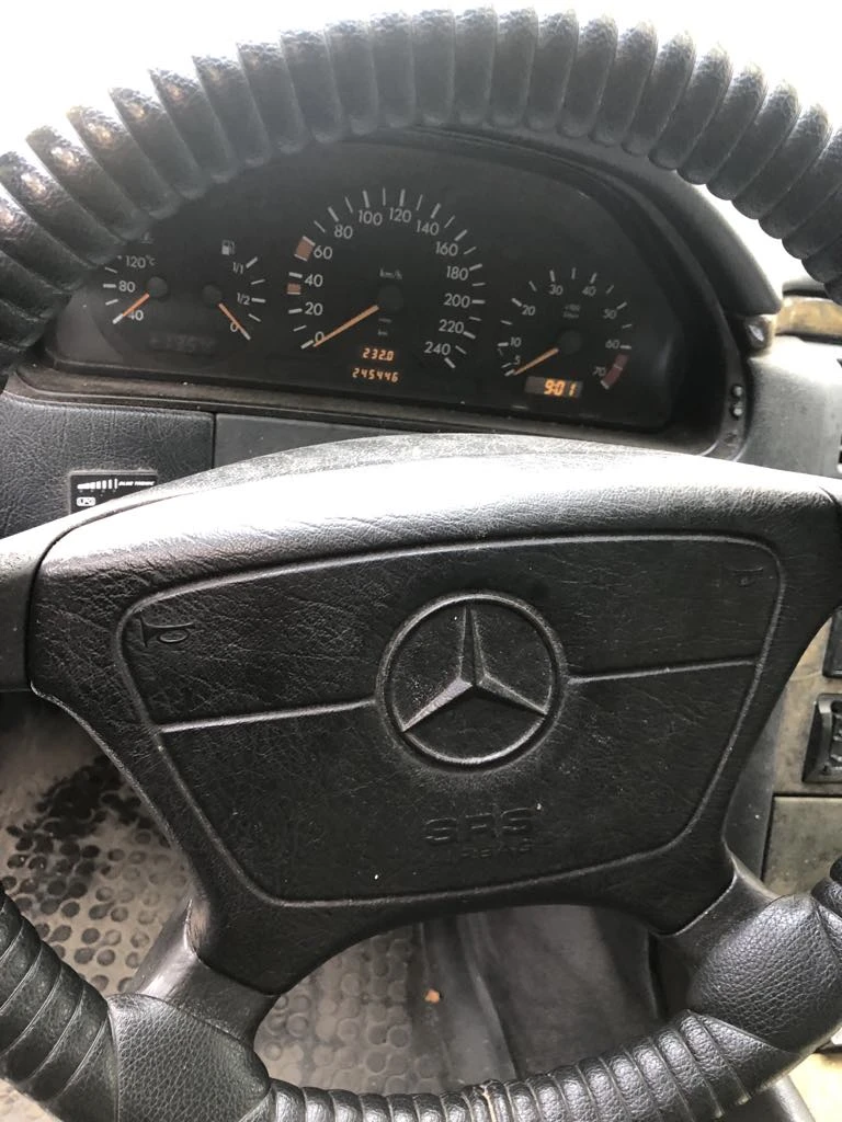 Mercedes-Benz E 200, снимка 5 - Автомобили и джипове - 47498798