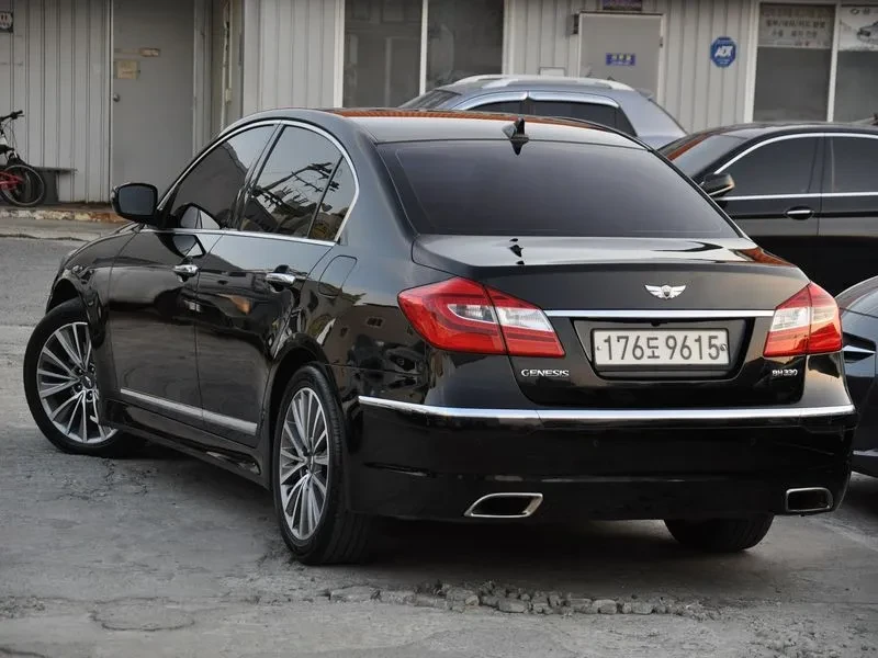 Hyundai Genesis 3.3, снимка 6 - Автомобили и джипове - 54615936
