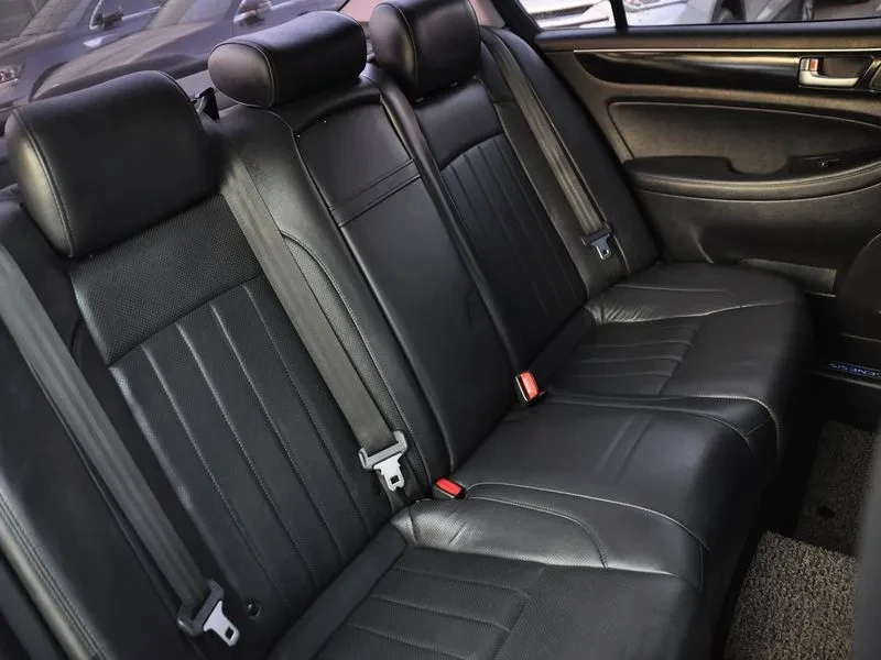 Hyundai Genesis 3.3, снимка 12 - Автомобили и джипове - 54615936