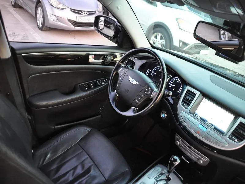 Hyundai Genesis 3.3, снимка 8 - Автомобили и джипове - 54615936