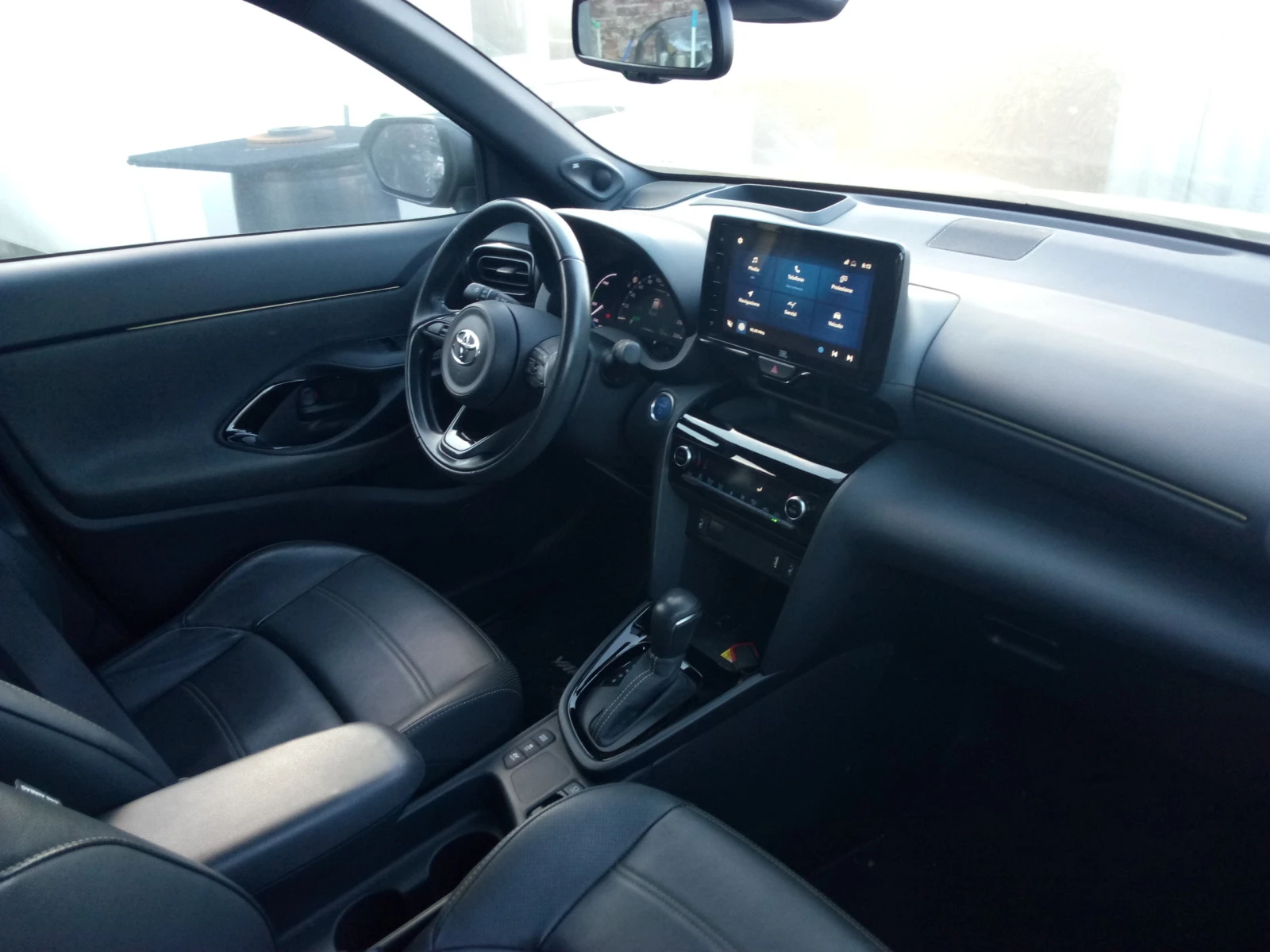 Toyota Yaris Cross 1.5 хибрид - изображение 6