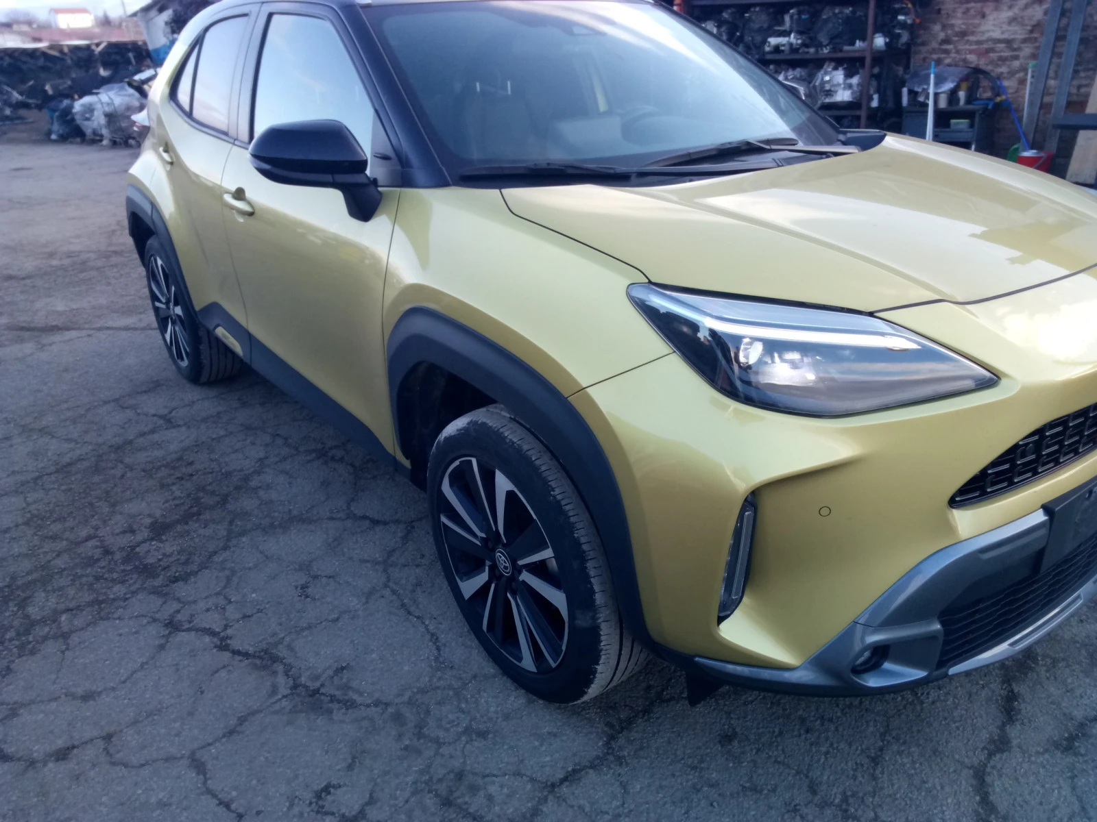 Toyota Yaris Cross 1.5 хибрид - изображение 4