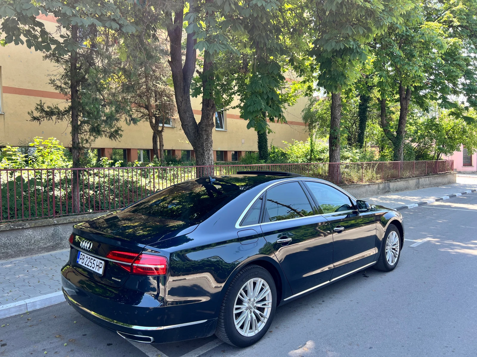 Audi A8 42 - изображение 4