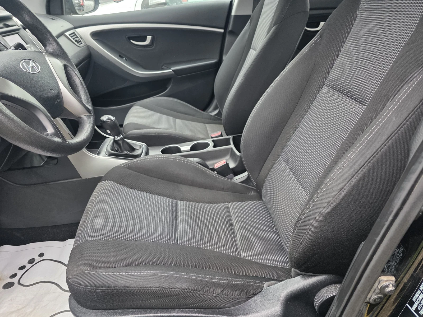 Hyundai I30 1.4 I ;LED светлини, снимка 15 - Автомобили и джипове - 52307378