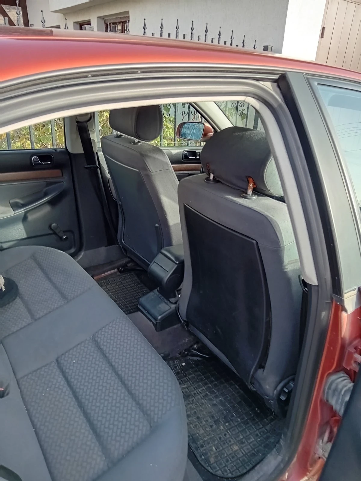 Audi A4 1.9 бензин, снимка 4 - Автомобили и джипове - 53735939